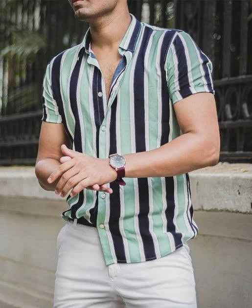Men Regular Fit Striped Cut Away Collar Casual Shirt